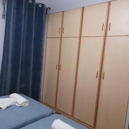Apartment Sakis And Lydia Kamena Vourla